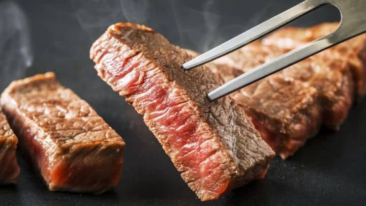 Mistakes To Avoid When Eating Steak