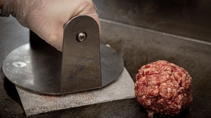 Tips for Making Amazing Smashed Burgers at Home